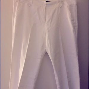 The Limited - White Capri Size 14, 97%Cotton, 3% Spandex